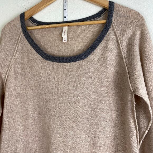 Red Envelope 100% Cashmere Sweater Size L Beige Contrast Trim Tunic Top Casual - Picture 4 of 10